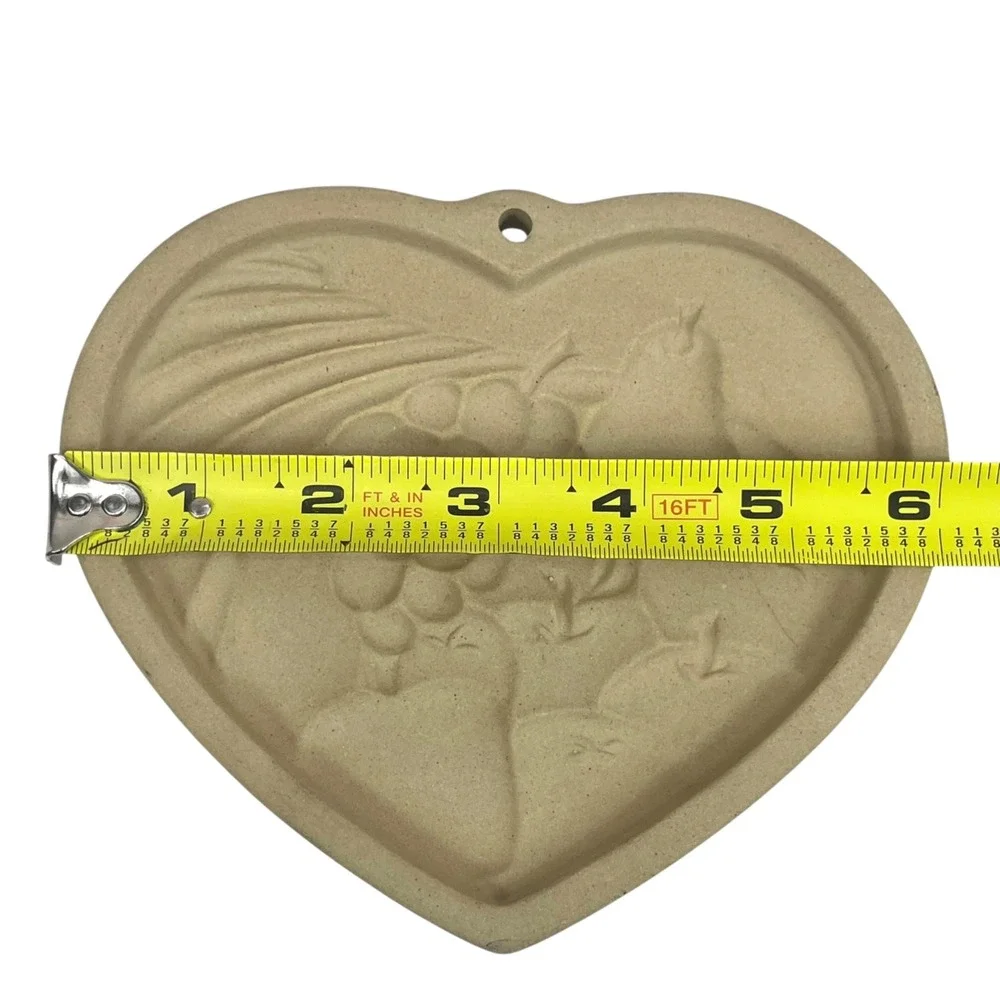 Pampered Chef Heart Of Plenty Mold‎ 1995 USA Stoneware Fruit Grapes/Pear